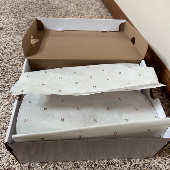 AIR JORDAN 1 LOW - Picture 8 of 8